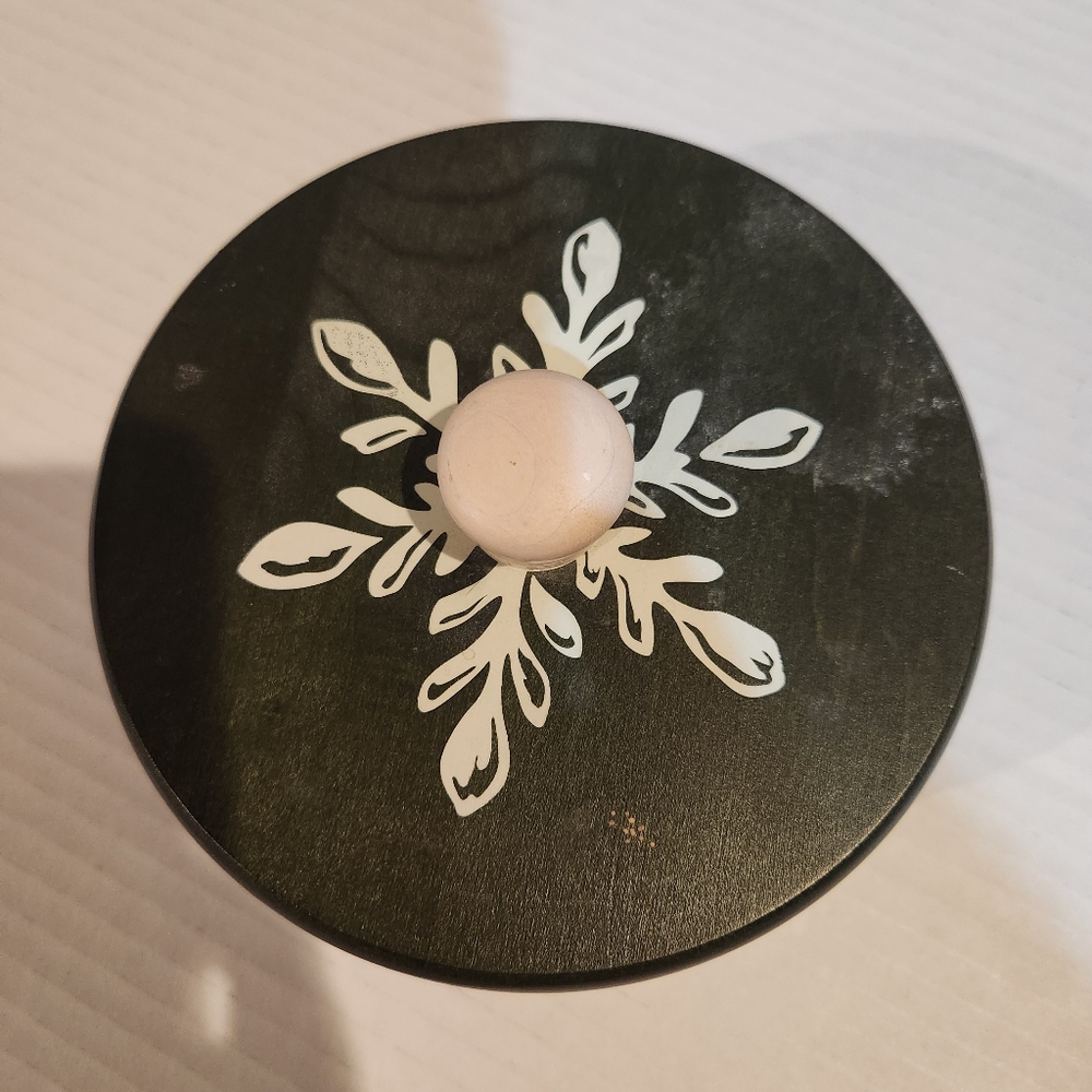 Longaberger 2010 Falling Snowflake Wood Lid Replacement with Base